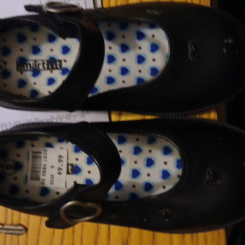 NWT GIRLS SHOES SMART FIT
